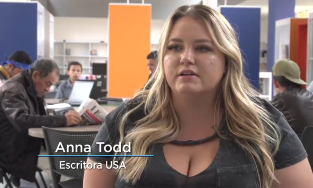 Anna Todd visitó la biblioteca La Marichuela