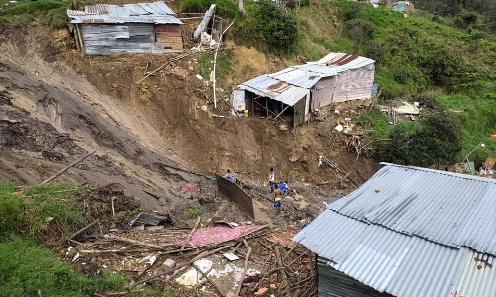 Colecta para damnificados por derrumbe en Tocaimita